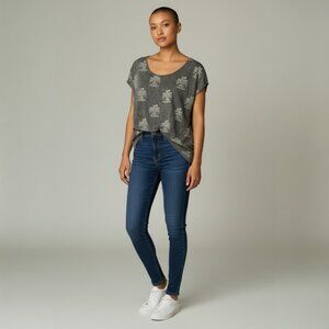 POL Women's Gray Eagle Print Graphic T-Shirt Scoop Neck Size M